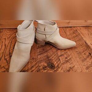 Free People Ankle boots bone sz 38